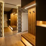 Apartmoments - Popradska 502